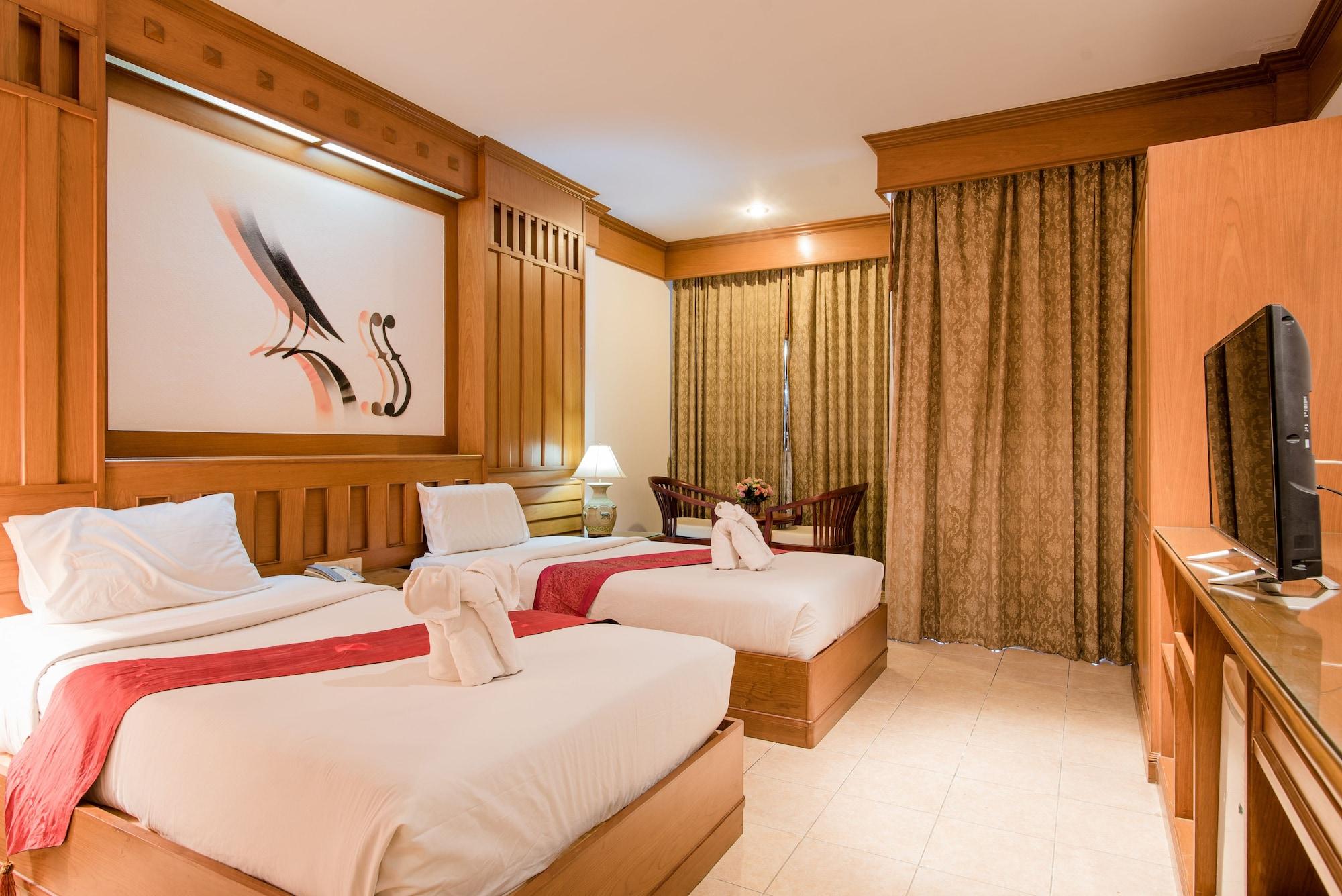 Cello Hotel Patong Extérieur photo