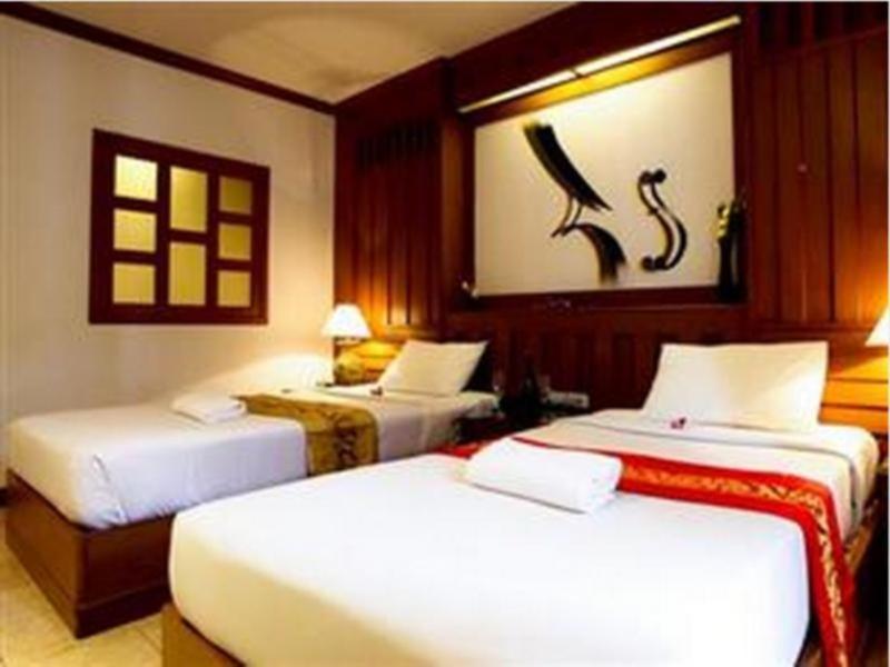 Cello Hotel Patong Extérieur photo