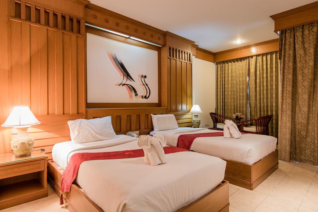 Cello Hotel Patong Extérieur photo